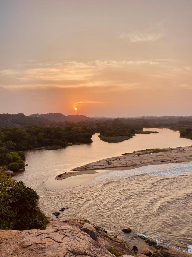 Tropicana Home Stay Аругам Экстерьер фото