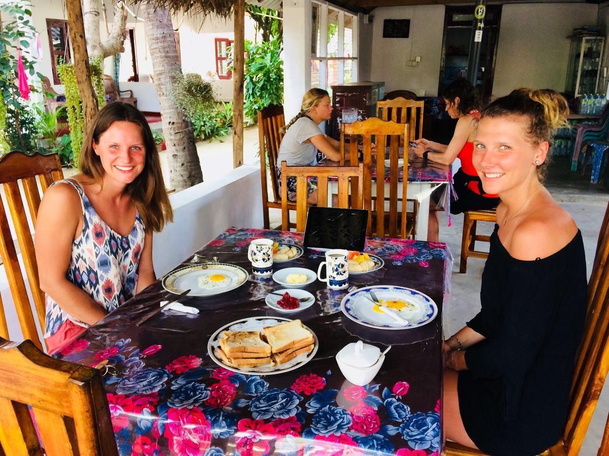 Tropicana Home Stay Аругам Экстерьер фото