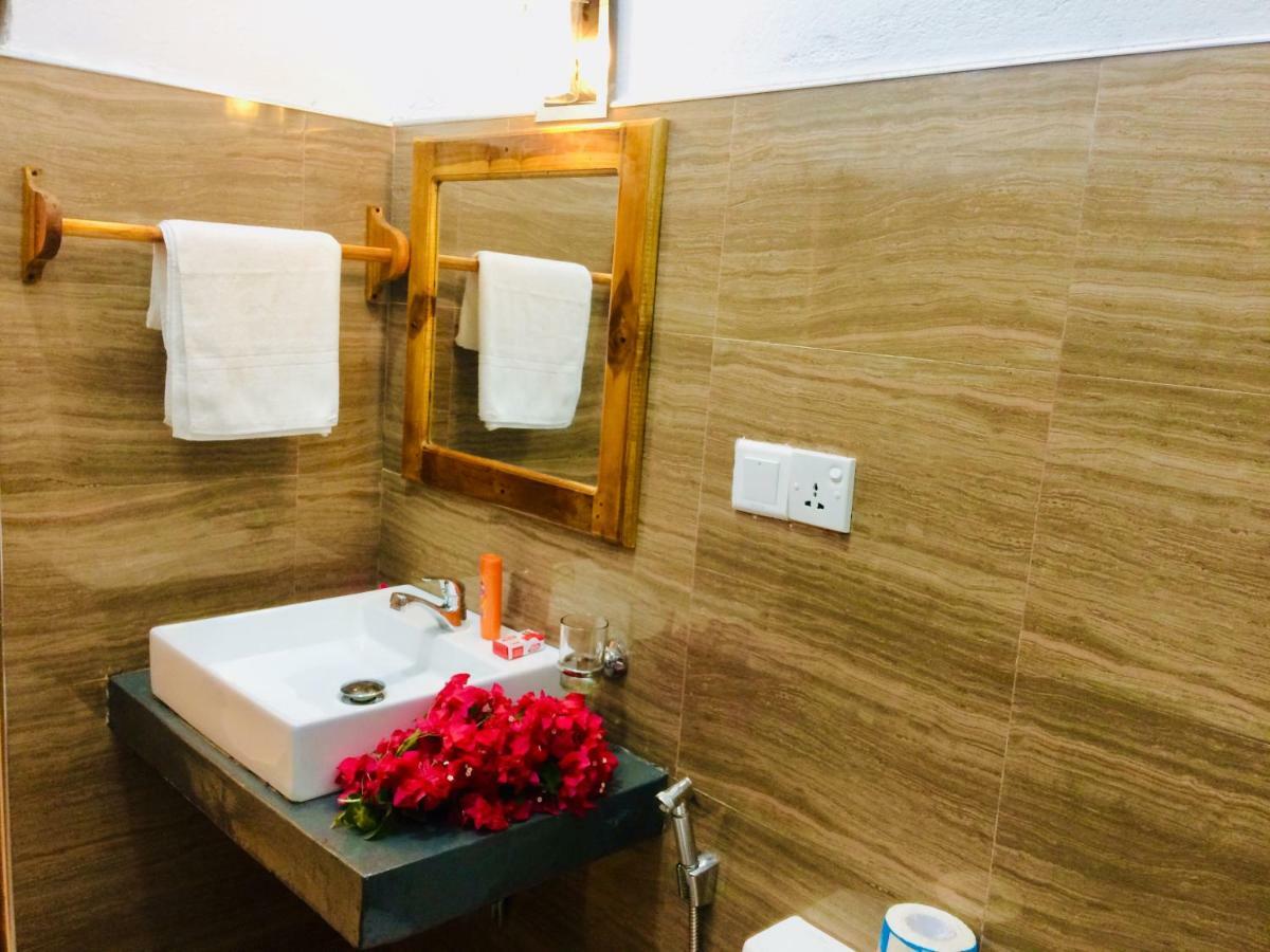 Tropicana Home Stay Аругам Экстерьер фото