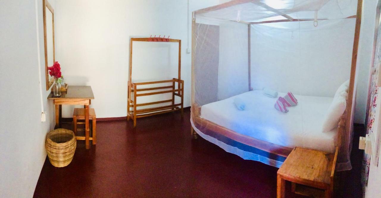 Tropicana Home Stay Аругам Экстерьер фото